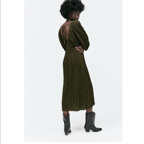 ZARA PRINTED PLEATED DRESS - Picture 4 of 6